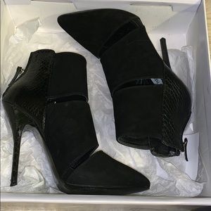 Steve madden black snakeskin heels